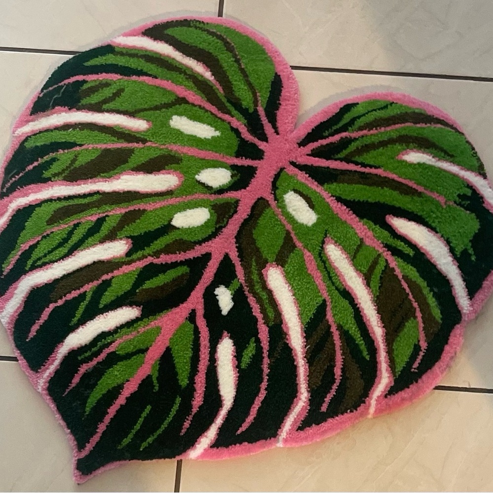 Monstera Leaf Tufted Rug with Pink, Green and White Design
